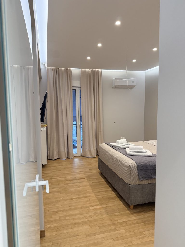 Zografou apartment — 1